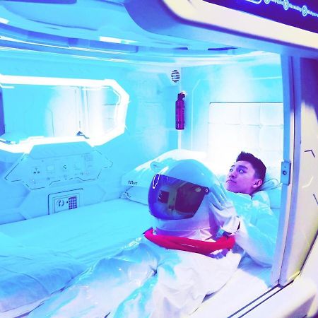 Met A Space Pod @ Boat Quay Singapore Buitenkant foto