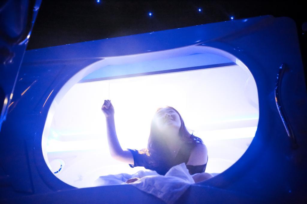 Met A Space Pod @ Boat Quay Singapore Buitenkant foto