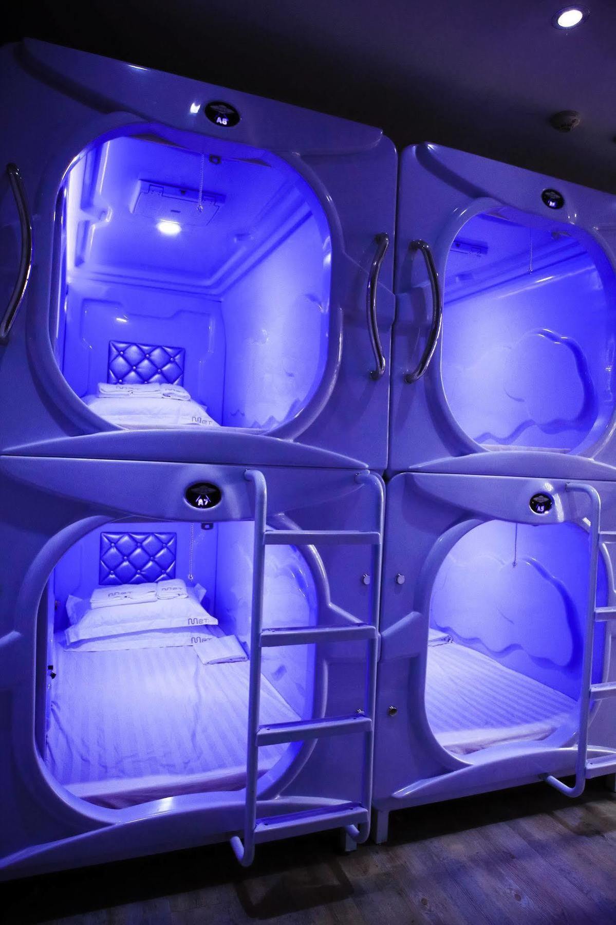 Met A Space Pod @ Boat Quay Singapore Buitenkant foto