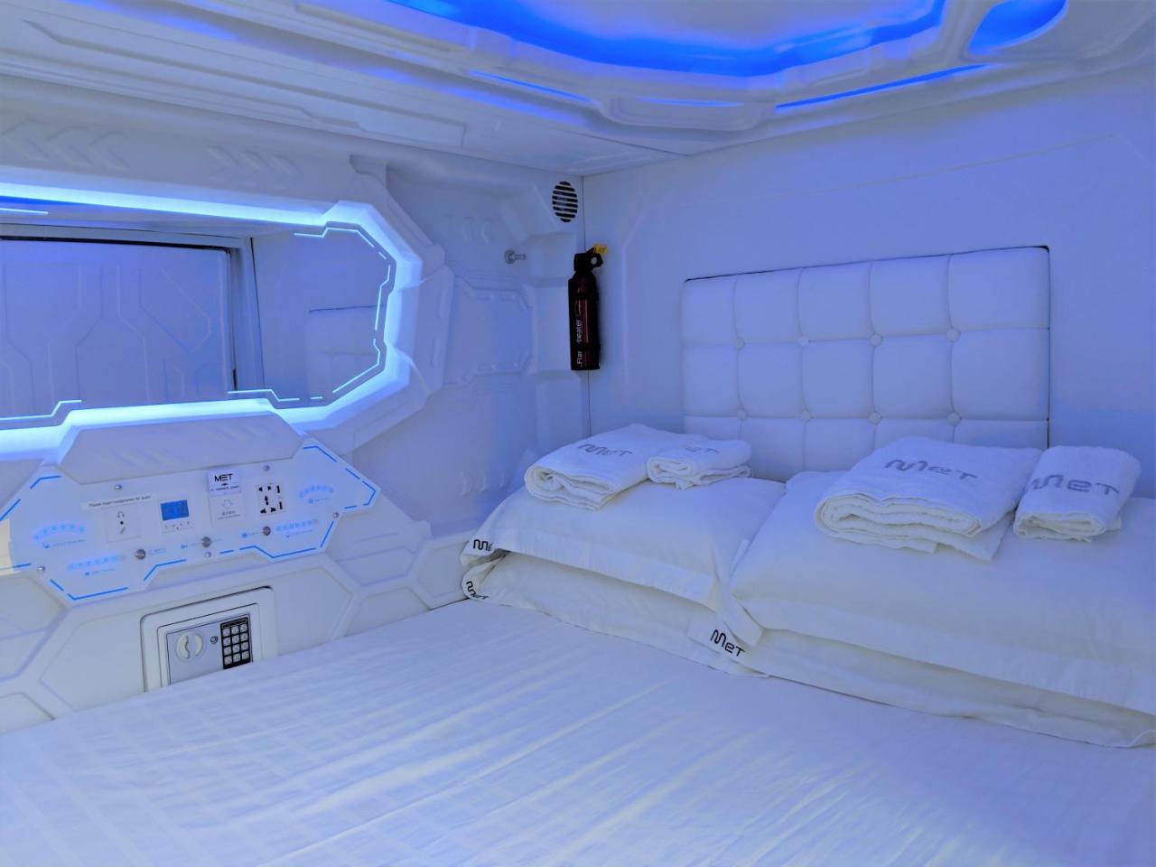 Met A Space Pod @ Boat Quay Singapore Buitenkant foto