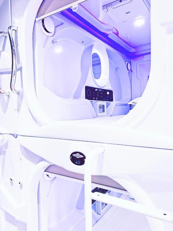 Met A Space Pod @ Boat Quay Singapore Buitenkant foto