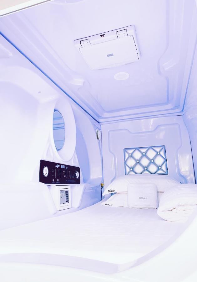 Met A Space Pod @ Boat Quay Singapore Buitenkant foto