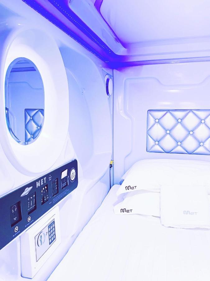Met A Space Pod @ Boat Quay Singapore Buitenkant foto