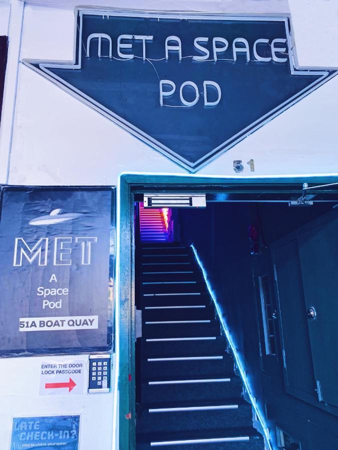 Met A Space Pod @ Boat Quay Singapore Buitenkant foto