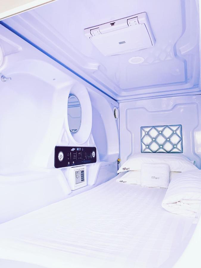 Met A Space Pod @ Boat Quay Singapore Buitenkant foto