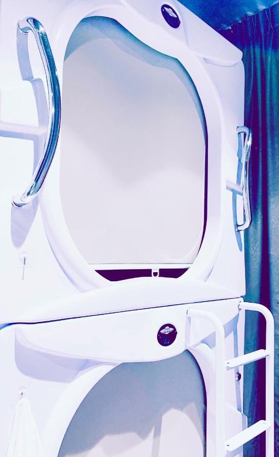 Met A Space Pod @ Boat Quay Singapore Buitenkant foto